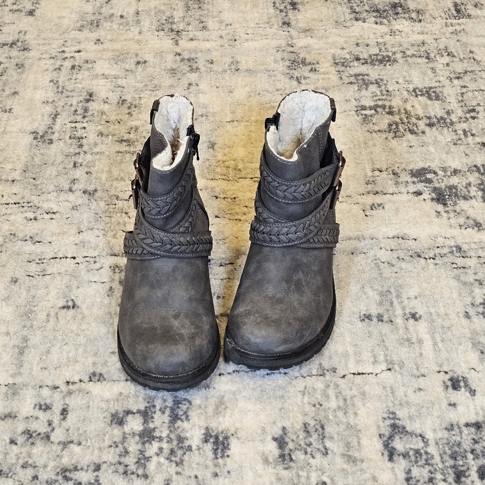 Roxy Grey Leather Boots for Girls size 6